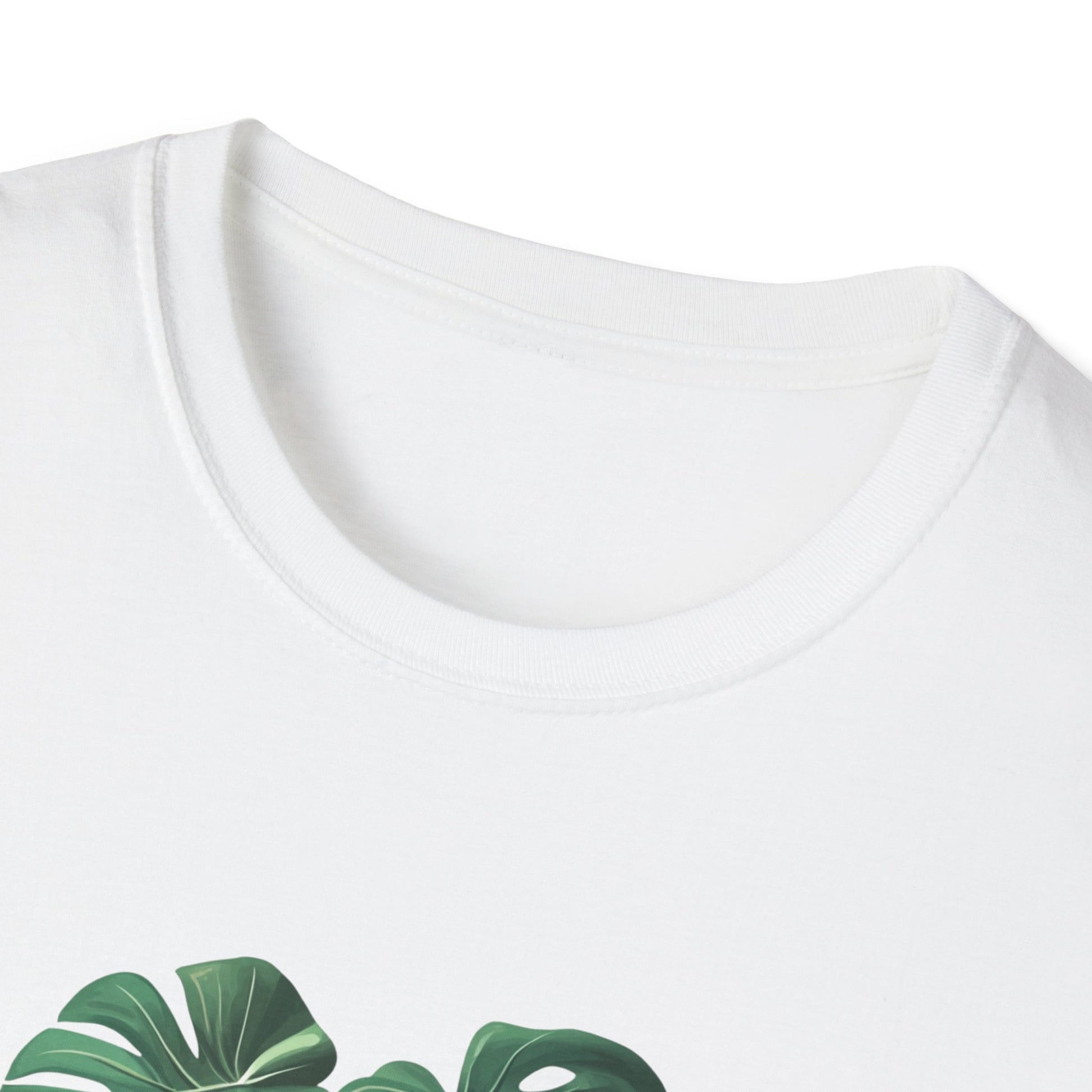 Monstera deliciosa t-shirt featuring a vibrant leaf print on a soft, comfortable fabric